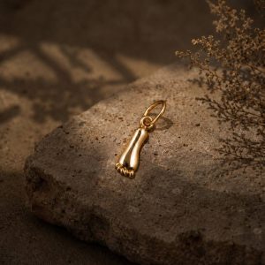 پلاک آویز طرح پای نوزاد